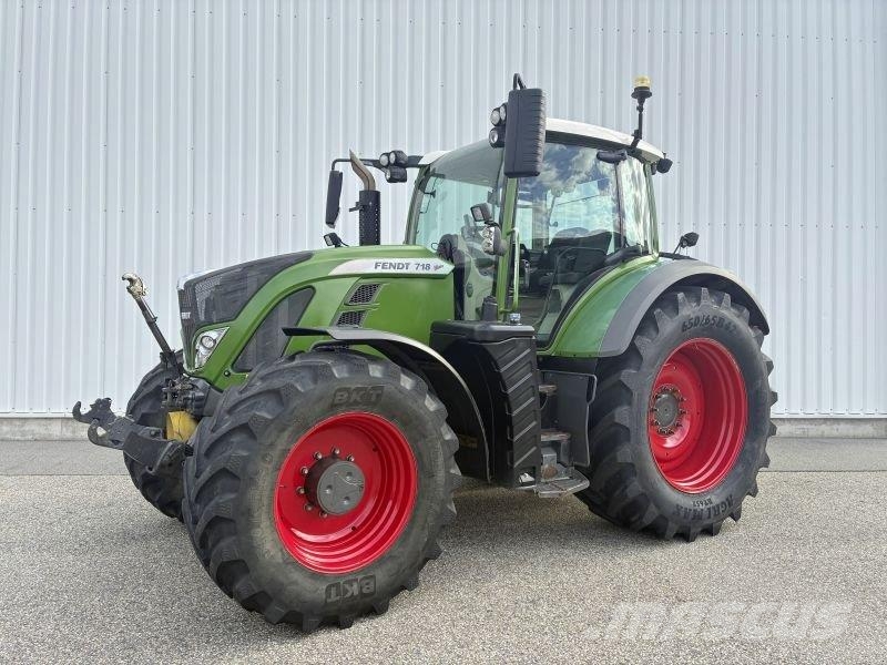 Fendt 718 VARIO S4 PROFI PLUS Tractoren