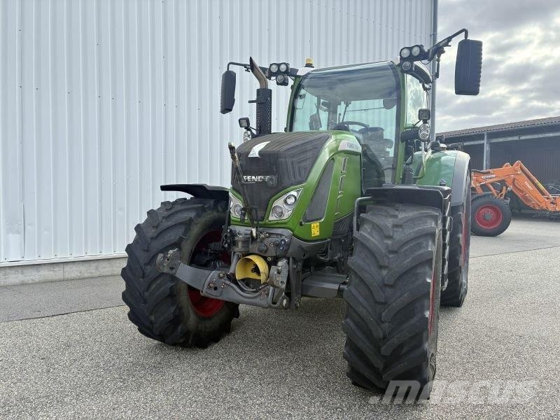 Fendt 718 VARIO S4 PROFI PLUS Tractoren