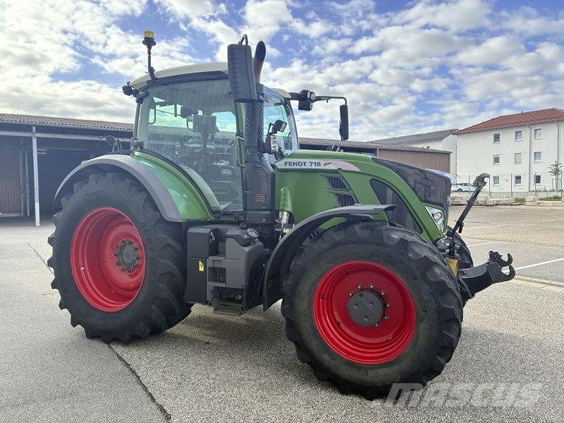 Fendt 718 VARIO S4 PROFI PLUS Tractoren