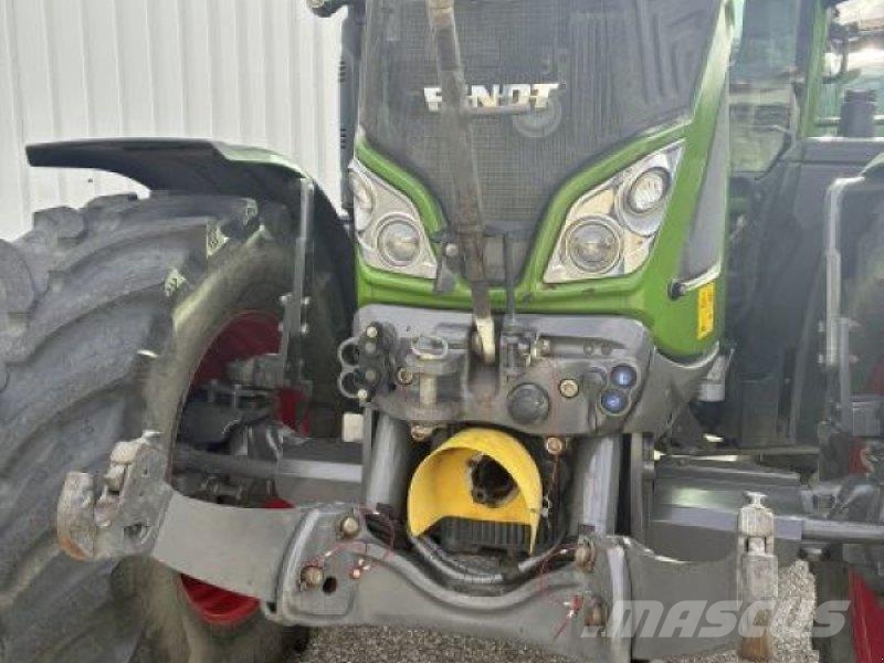 Fendt 718 VARIO S4 PROFI PLUS Tractoren