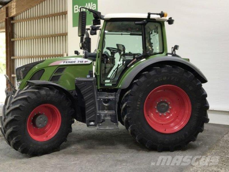 Fendt 718 VARIO S4 Profi Plus Tracteur