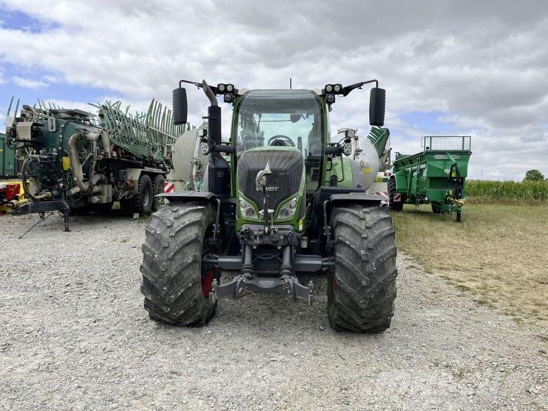 Fendt 718 VARIO S4 PROFI PLUS Traktorji