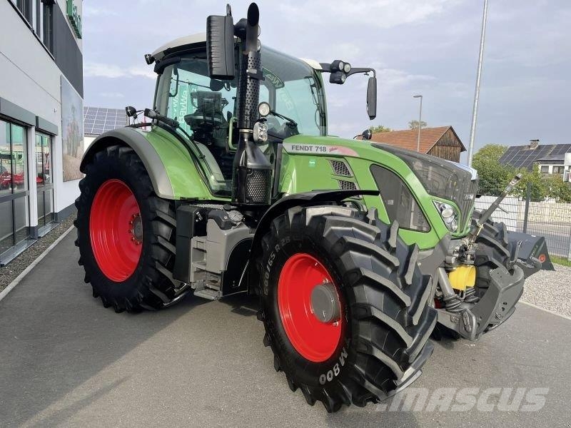 Fendt 718 VARIO SCR PROFI PLUS Traktoren