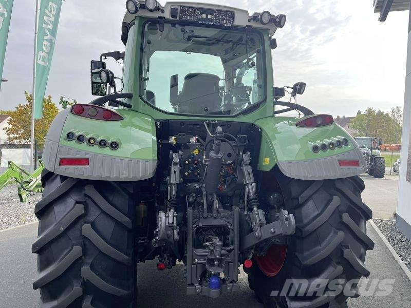 Fendt 718 VARIO SCR PROFI PLUS Traktoren