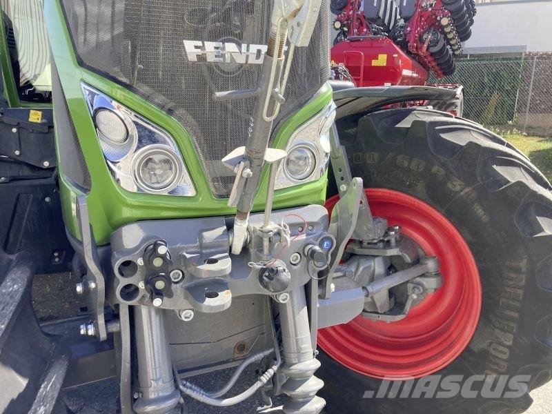 Fendt 720 VARIO S4 PROFI PLUS Traktory