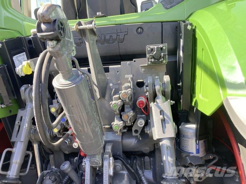 Fendt 720 VARIO S4 PROFI PLUS Traktory