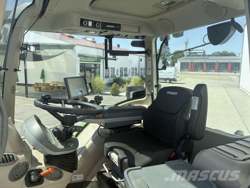 Fendt 720 VARIO S4 PROFI PLUS トラクター