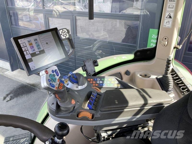 Fendt 724 VARIO Tracteur