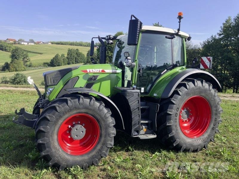 Fendt 724 VARIO GEN6 PROFI PLUS Tractoren