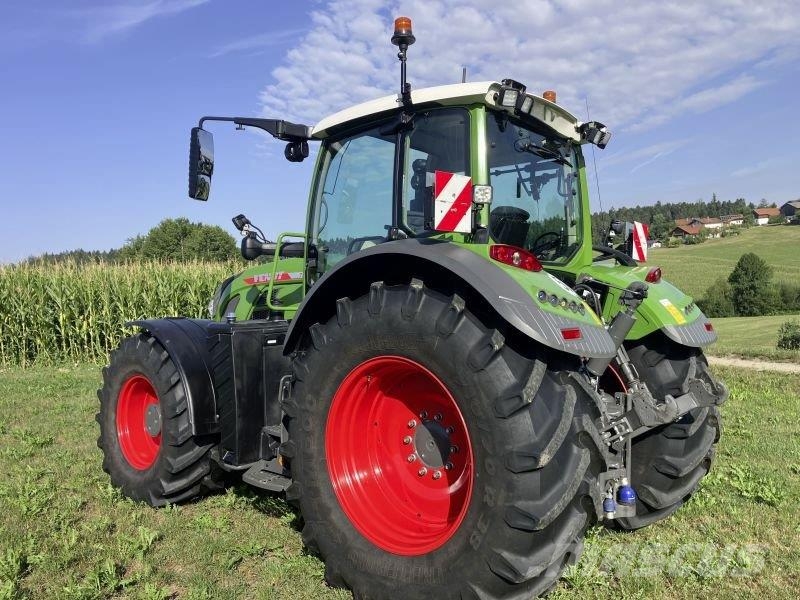 Fendt 724 VARIO GEN6 PROFI PLUS Tractoren