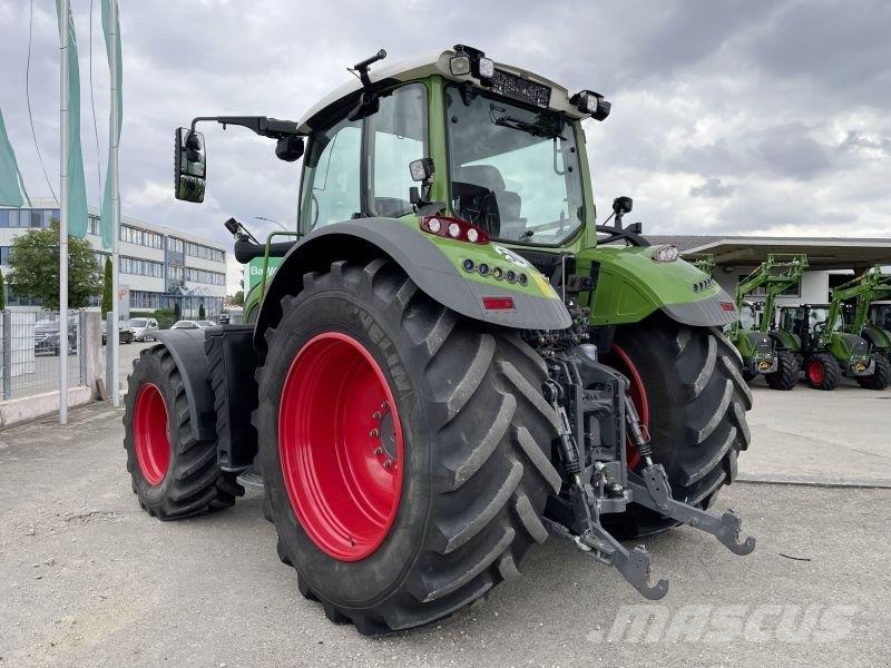 Fendt 724 VARIO GEN6 PROFI PLUS Tractoren