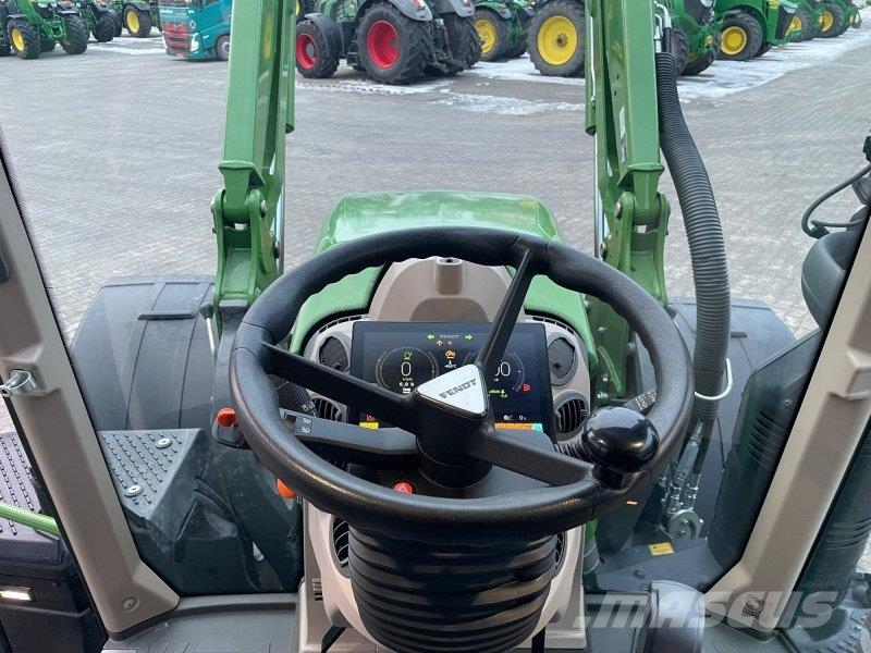 Fendt 724 Vario mit Frontlader Traktori
