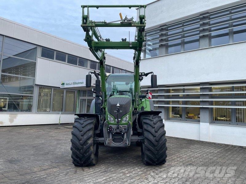 Fendt 724 Vario mit Frontlader Traktori