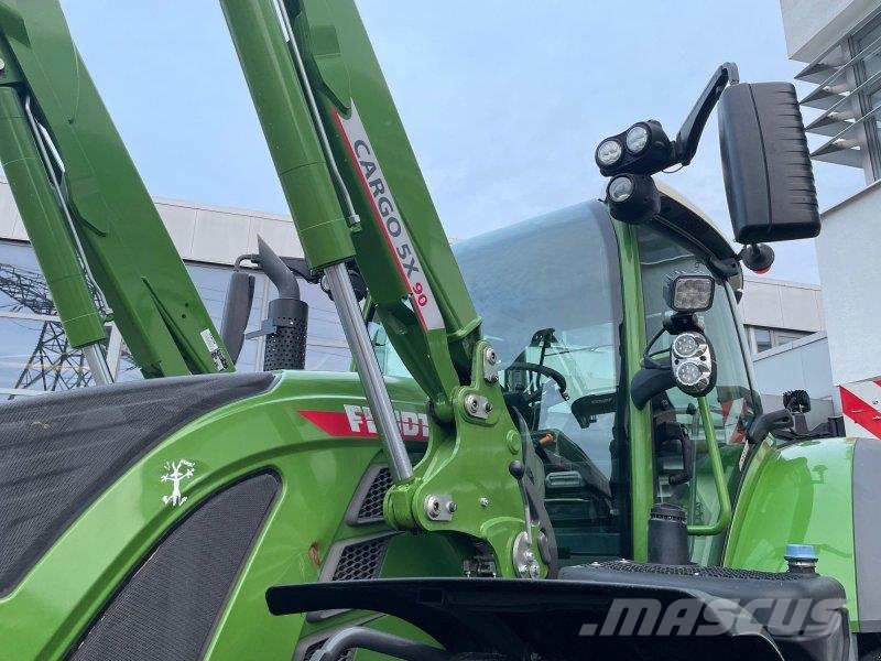 Fendt 724 Vario mit Frontlader Traktori