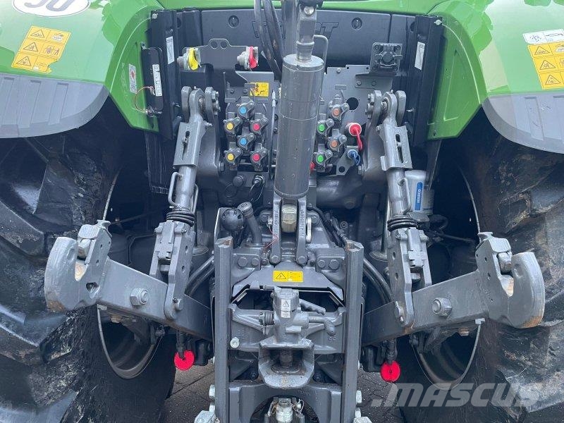 Fendt 724 Vario mit Frontlader Traktori