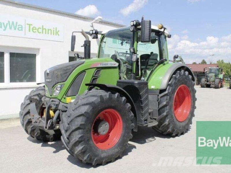 Fendt 724 VARIO S4 Tractoren