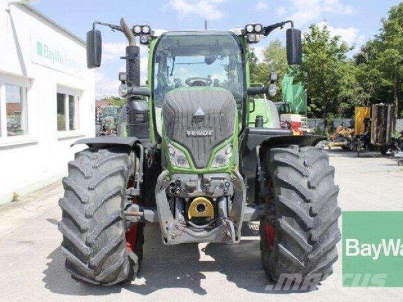 Fendt 724 VARIO S4 Tractoren
