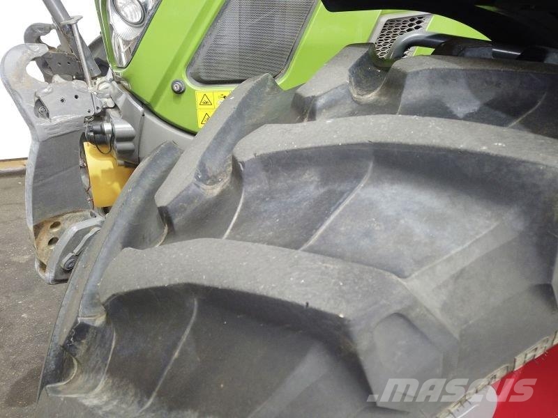 Fendt 724 VARIO S4 PROFI PLUS Traktorji
