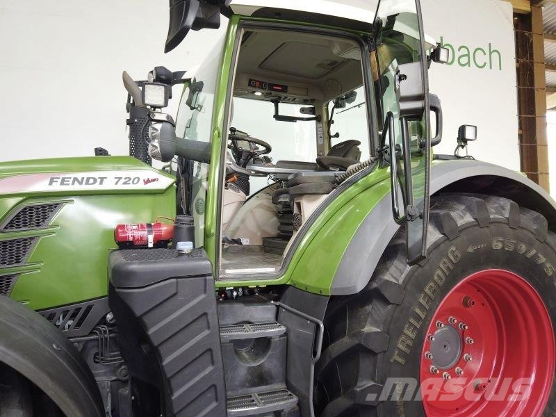 Fendt 724 VARIO S4 PROFI PLUS Traktorji