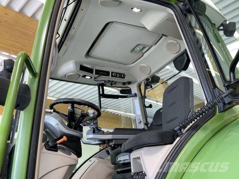Fendt 724 VARIO S4 PROFI PLUS Traktorji