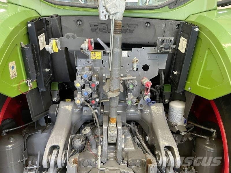Fendt 724 VARIO S4 PROFI PLUS Traktorit