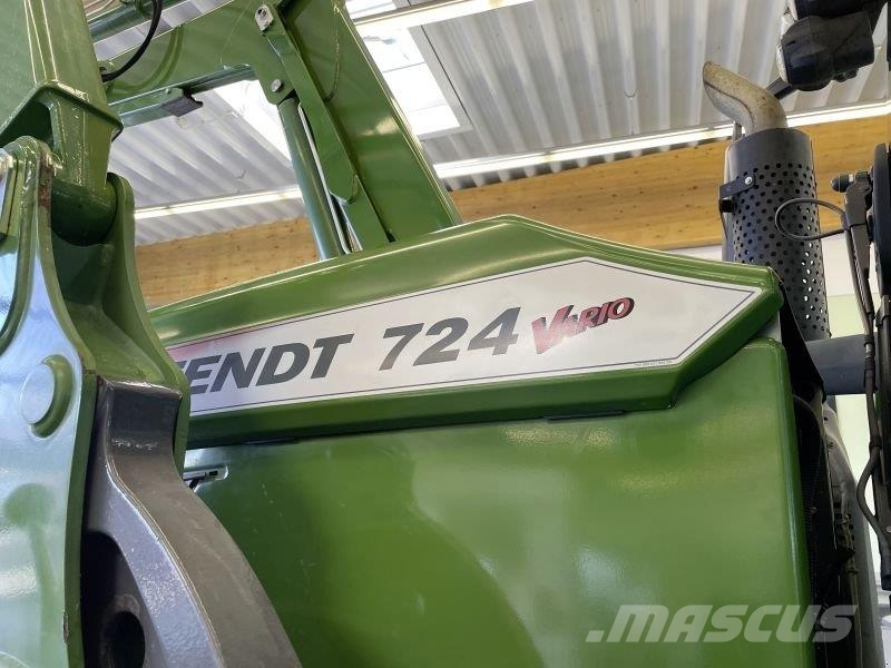 Fendt 724 VARIO S4 PROFI PLUS Traktorit