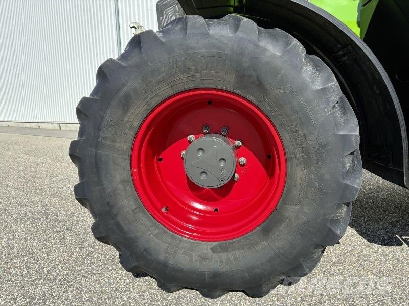 Fendt 724 VARIO S4 PROFI PLUS Tractoren