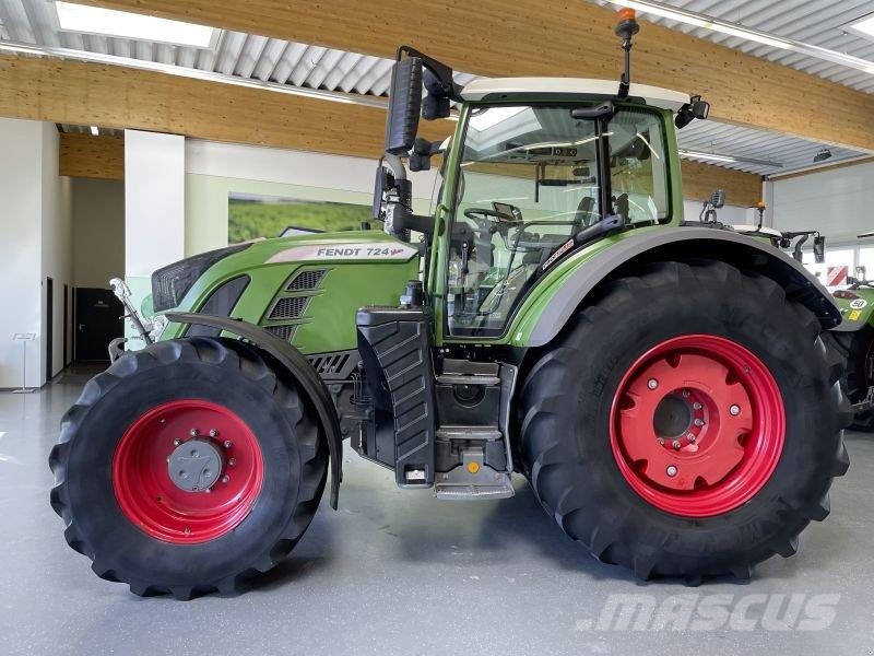 Fendt 724 VARIO S4 PROFI PLUS Traktorji