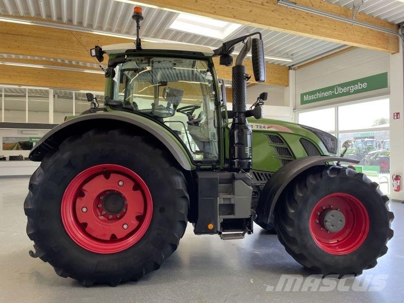 Fendt 724 VARIO S4 PROFI PLUS Traktorji