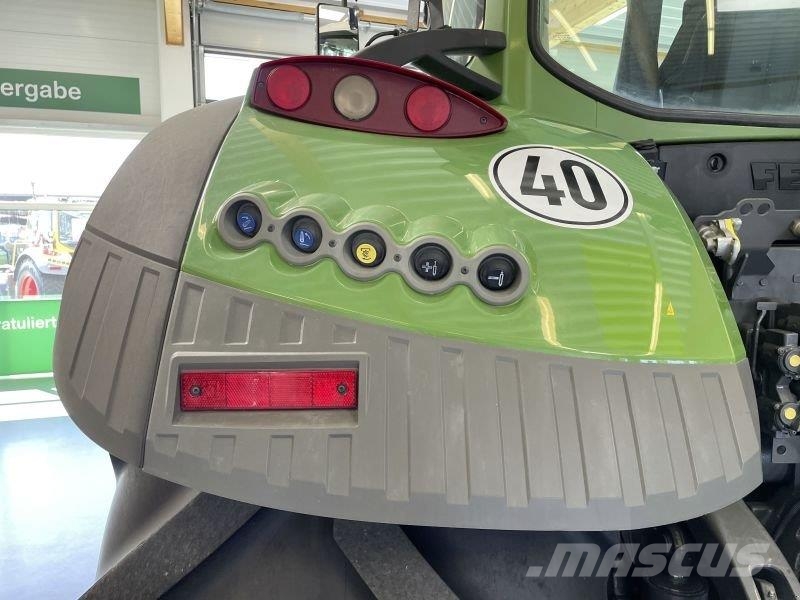 Fendt 724 VARIO S4 PROFI PLUS Traktorji
