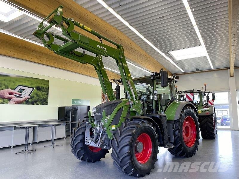 Fendt 724 VARIO S4 PROFI PLUS Traktorit