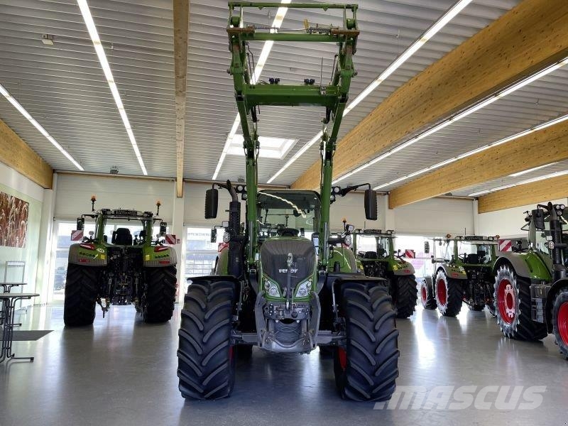 Fendt 724 VARIO S4 PROFI PLUS Traktorit