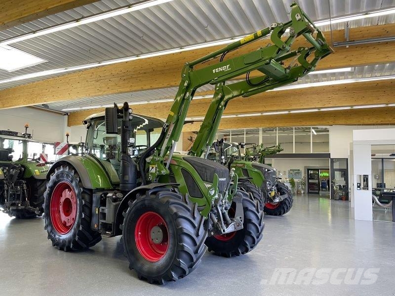 Fendt 724 VARIO S4 PROFI PLUS Traktorit