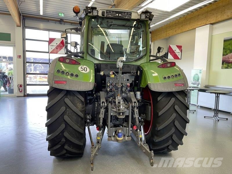 Fendt 724 VARIO S4 PROFI PLUS Traktorit