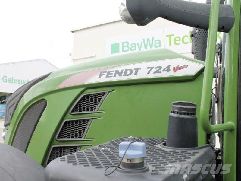 Fendt 724 Vario S4 PROFI PLUS Tractoren