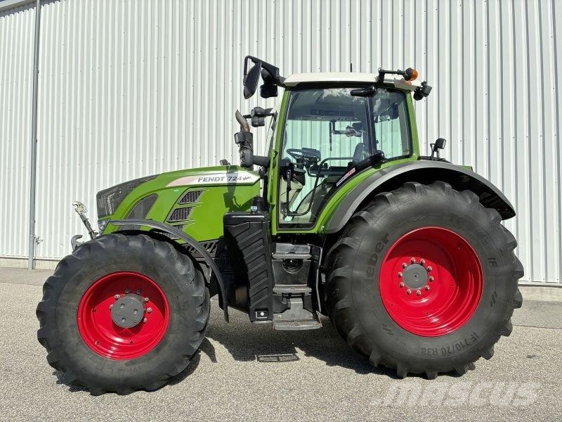 Fendt 724 VARIO S4 PROFI PLUS Tractoren