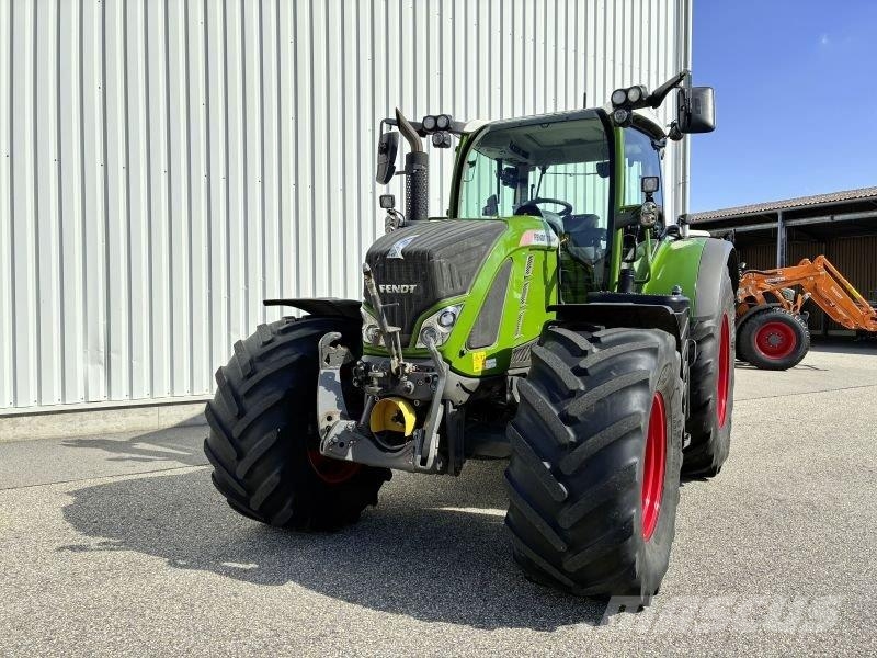 Fendt 724 VARIO S4 PROFI PLUS Tractoren