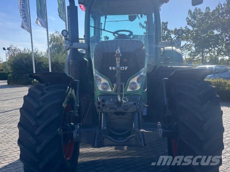 Fendt 724 Vario SCR Profi الجرارات