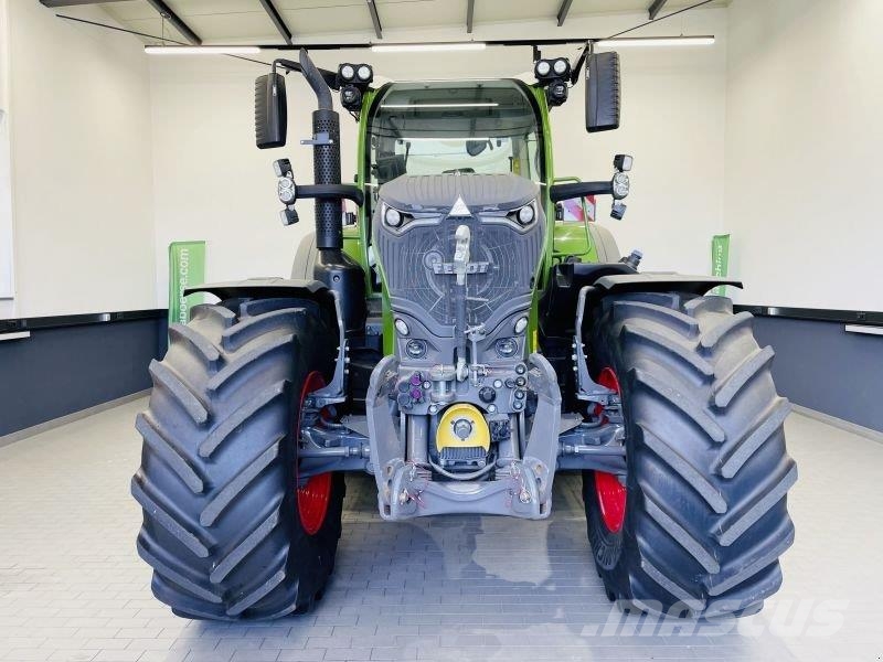 Fendt 728 VARIO GEN7 PROFI PLUS S2 Traktory