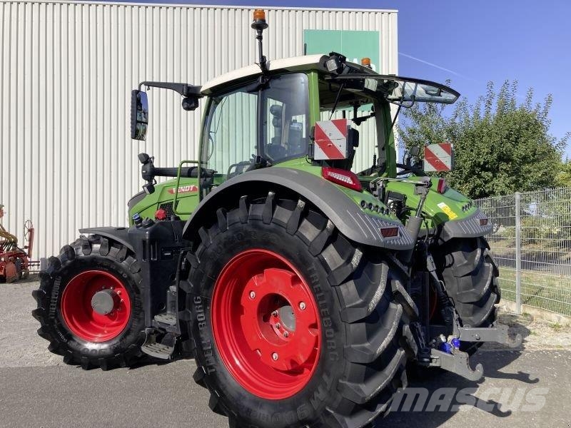 Fendt 728 VARIO GEN7 PROFI PLUS Traktorit