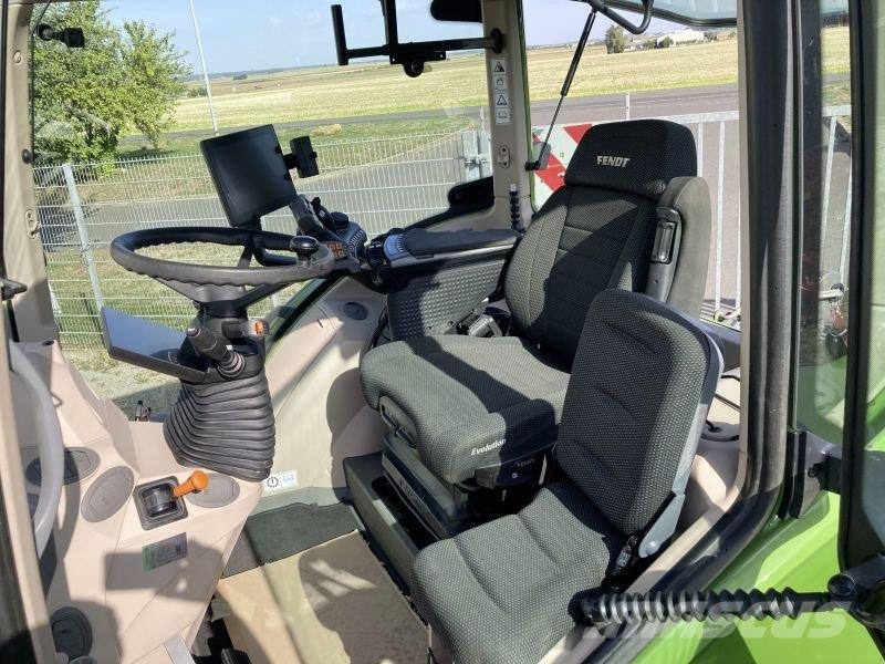 Fendt 728 VARIO GEN7 PROFI PLUS Traktorit