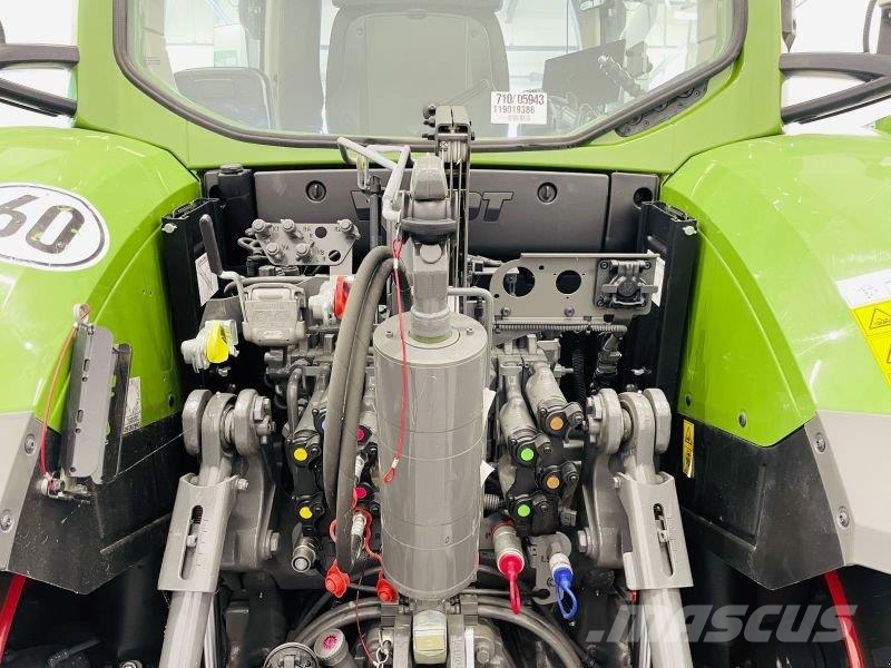 Fendt 728 VARIO GEN7 PROFI PLUS S2 Traktory