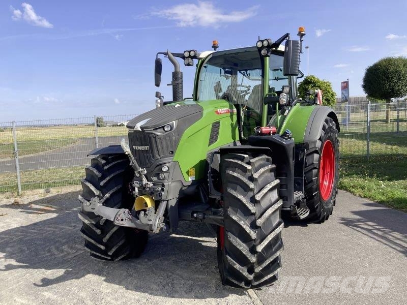 Fendt 728 VARIO GEN7 PROFI PLUS Traktorit