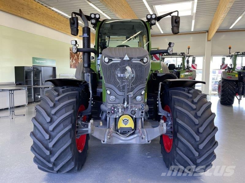 Fendt 728 VARIO GEN7 PROFI PLUS Traktorji
