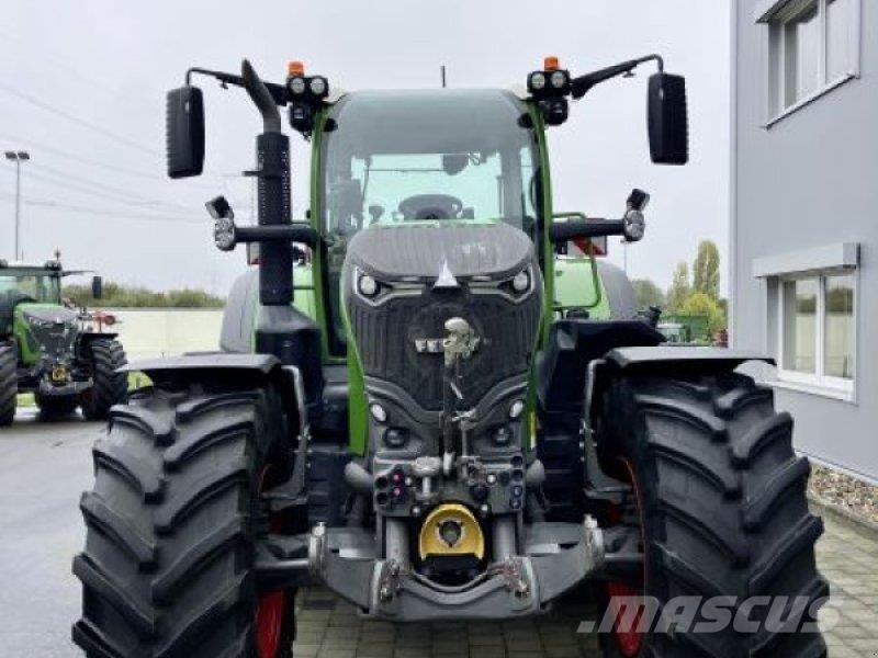 Fendt 728 VARIO GEN7 PROFI PLUS Tractoren