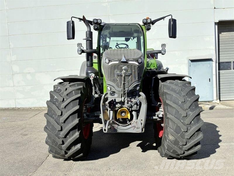 Fendt 728 VARIO GEN7 PROFI+ S2 Traktoren