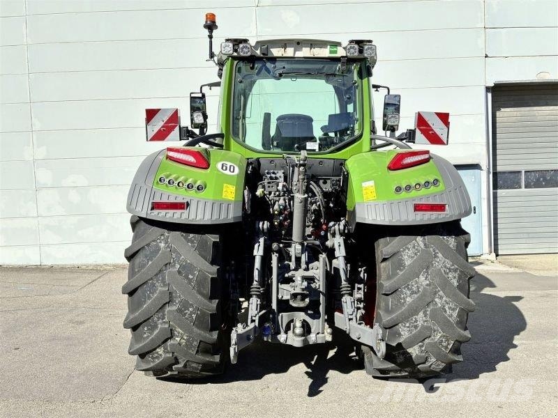 Fendt 728 VARIO GEN7 PROFI+ S2 Traktoren