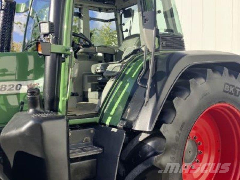 Fendt 820 VARIO **RTK** الجرارات