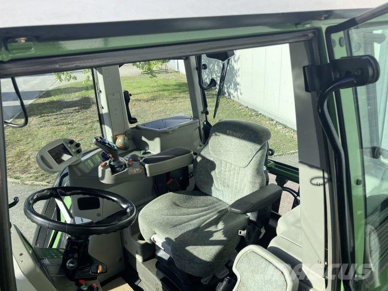 Fendt 820 VARIO **RTK** الجرارات