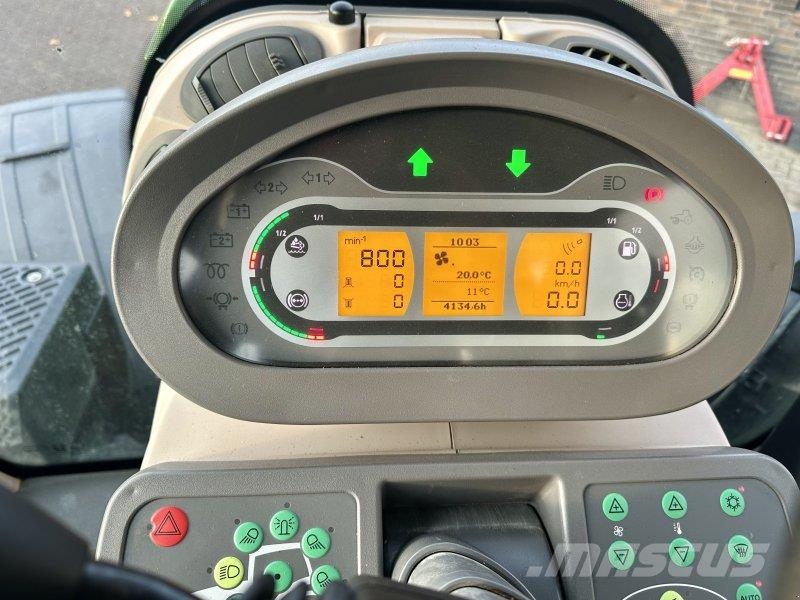 Fendt 826 Vario ProfiPlus Tracteur